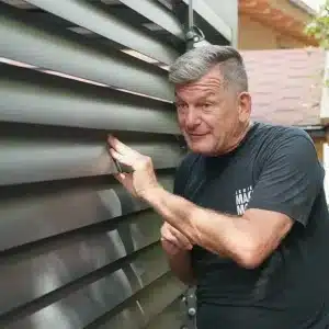 Mark-Kühler-Seitenlamellen-montieren-my-pergola24-min