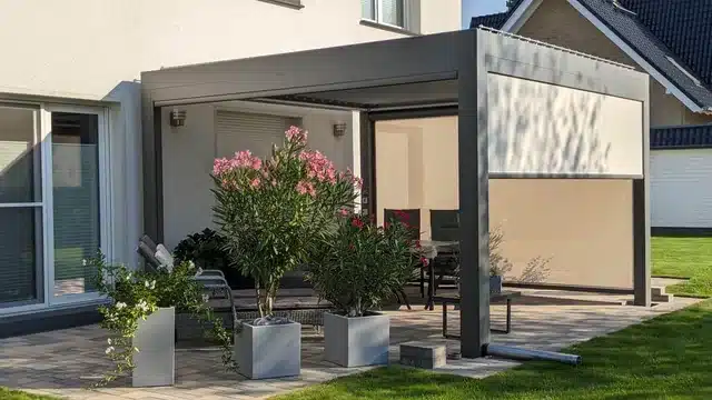 Bioklimatische Pergola Lamellendach – modernes Wohnen im Freien