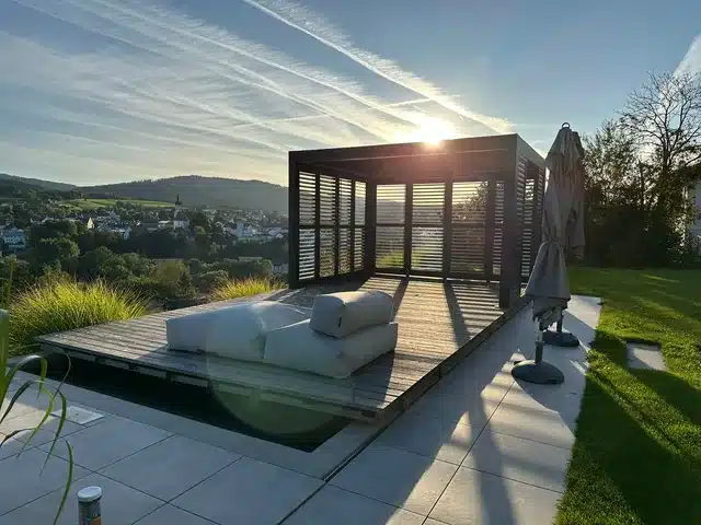 Pergola Lamellendach – wetterunabhängig draußen genießen.
