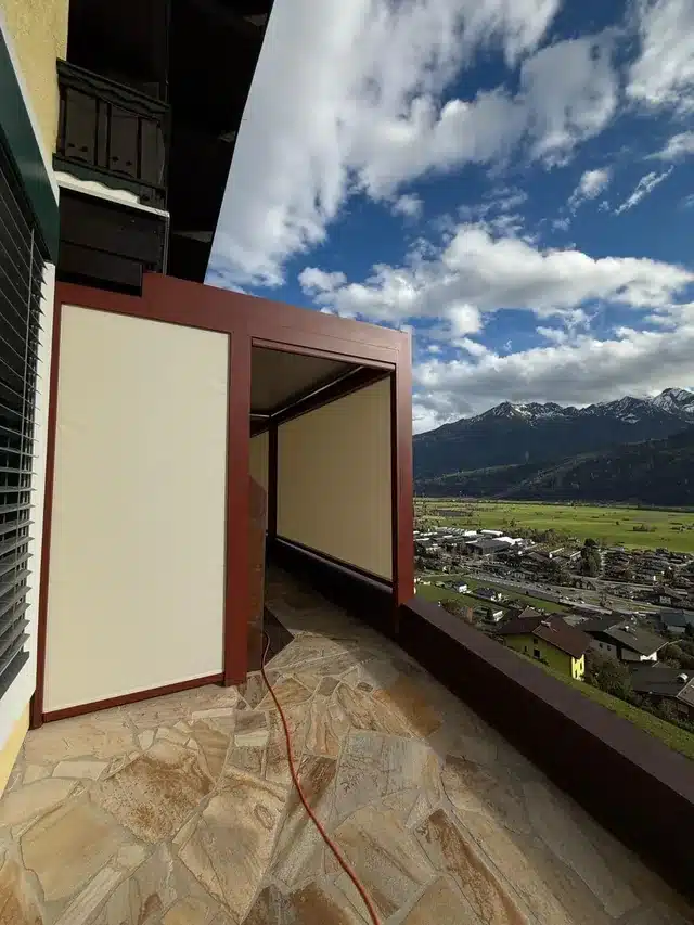 Premium Lamellendach Pergola – wetterfeste Lösung für jede Jahreszeit.