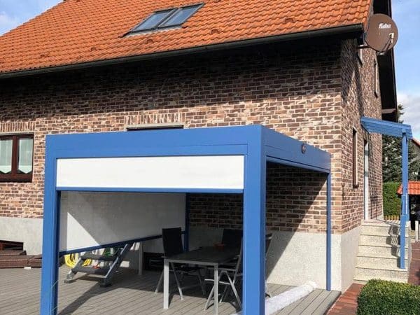 Lamellendach in Sonderfarbe Blau – Farbe nach Wunsch