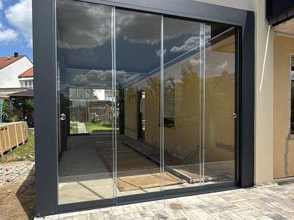 Glasschiebewände für das ganze Jahr – Ganzjahres-Wohnraum, Oerlenbach
