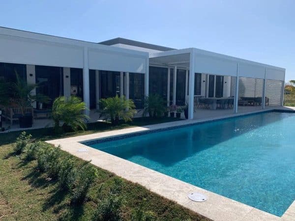 Lamellendach für eine Mustervilla – Bauunternehmen, Freeport (Bahamas)