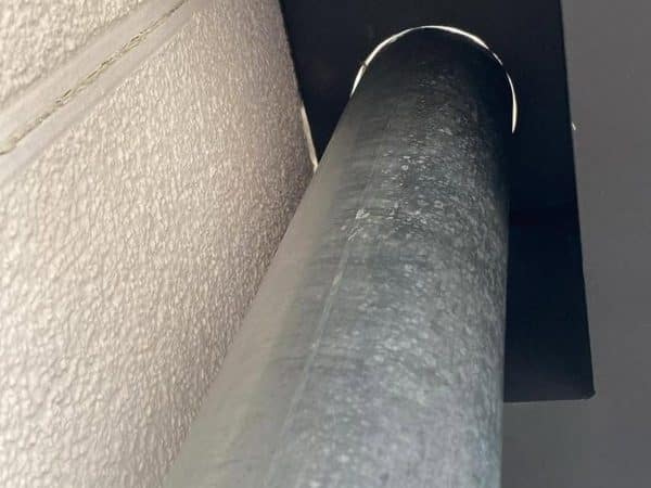 Rohrdurchführung im Lamellendach – Sonderlösung
