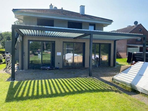 Extra hohes Lamellendach – Firsthöhe 320 cm, Hünxe